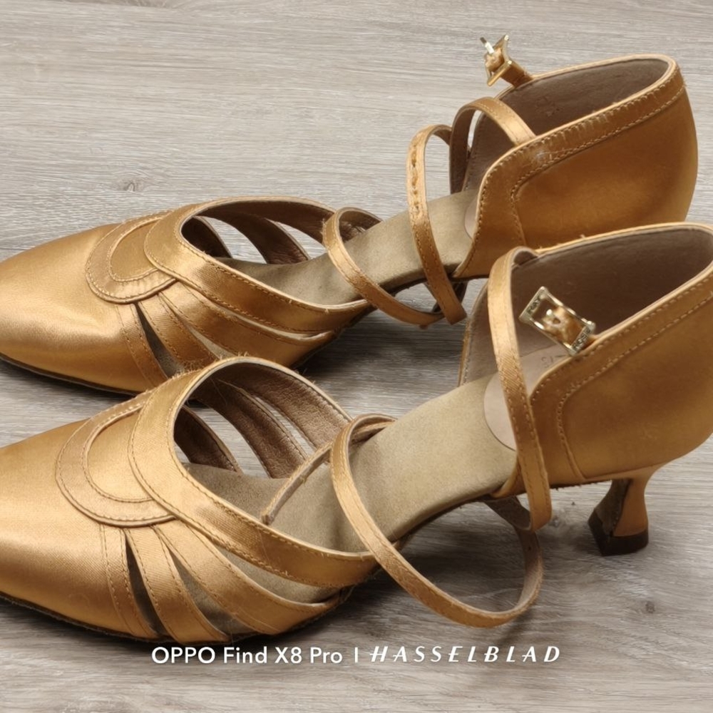 Elegant Gold Women's Heels